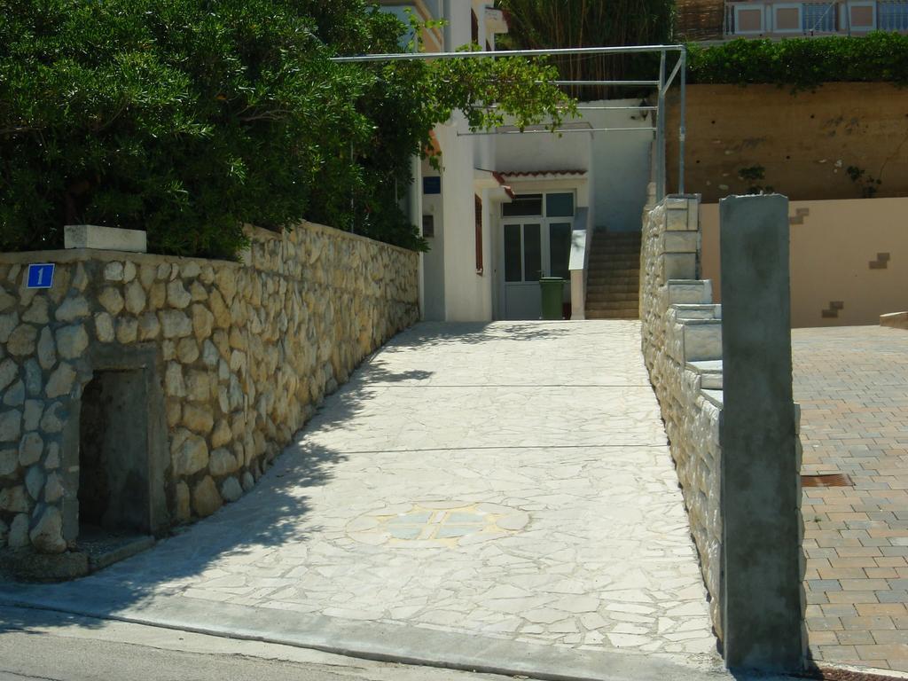 Apartments Ariana パグ エクステリア 写真