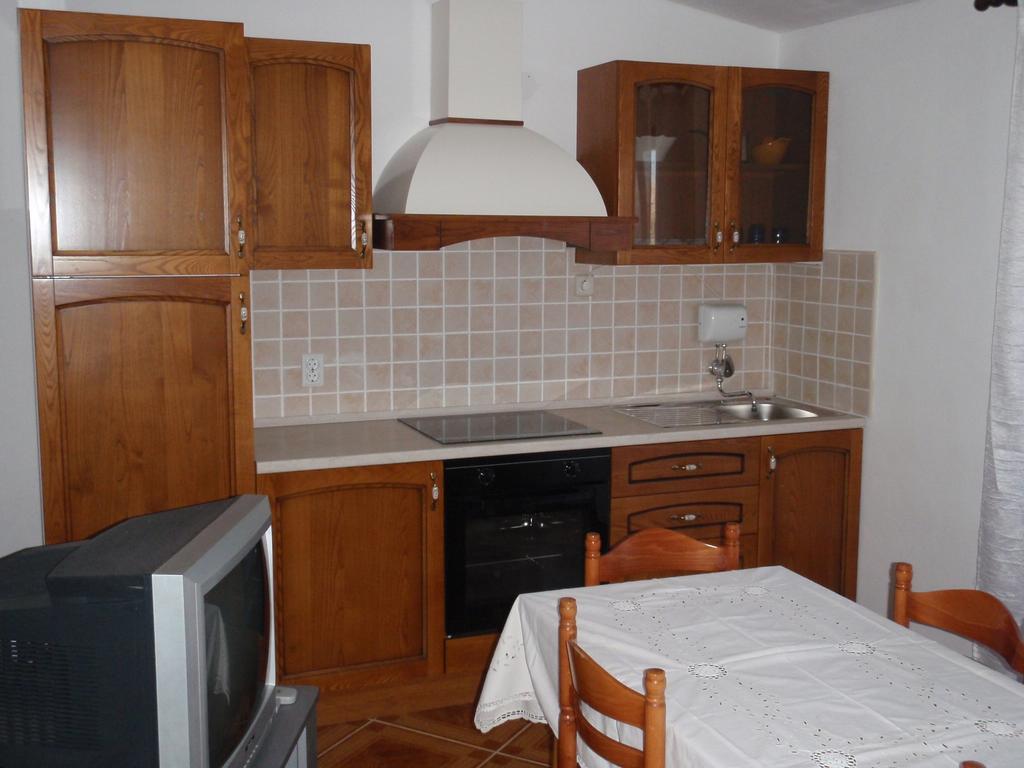 Apartments Ariana パグ 部屋 写真