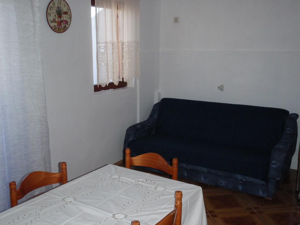 Apartments Ariana パグ 部屋 写真