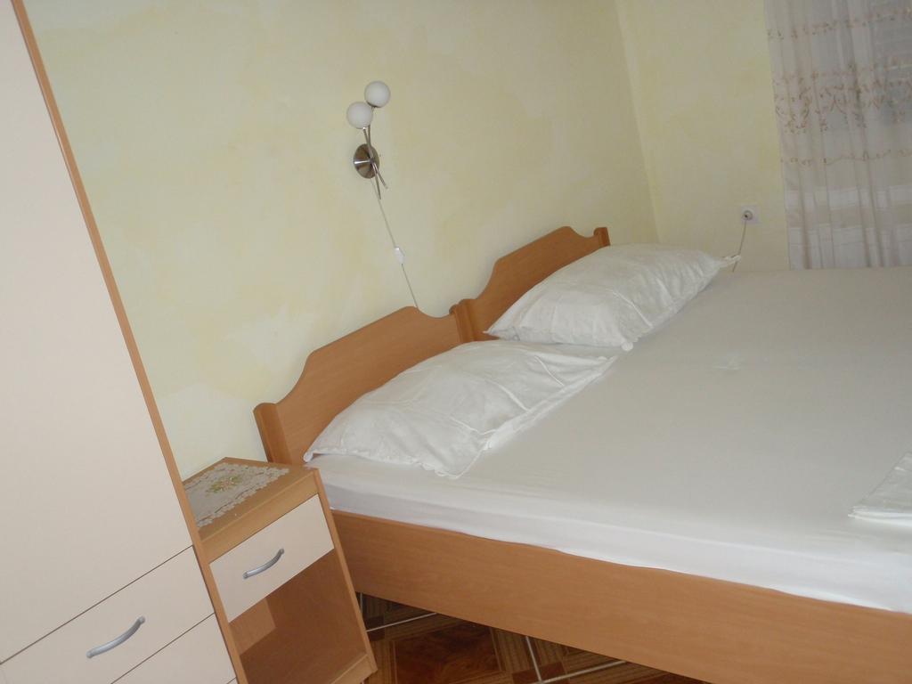 Apartments Ariana パグ 部屋 写真