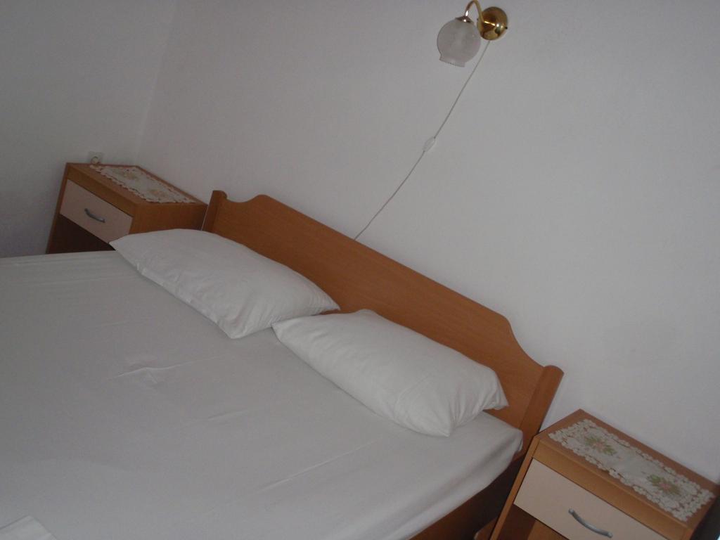 Apartments Ariana パグ 部屋 写真